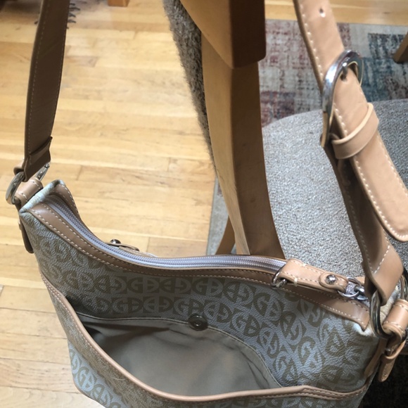 Giani Bernini Purse Excellent Like New Condition! - Picture 5 of 12